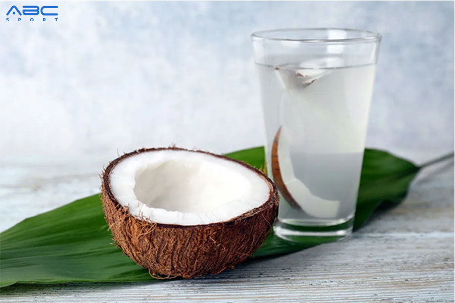 Uống nước dừa giúp hạn chế nguy cơ mắc bệnh tiểu đường