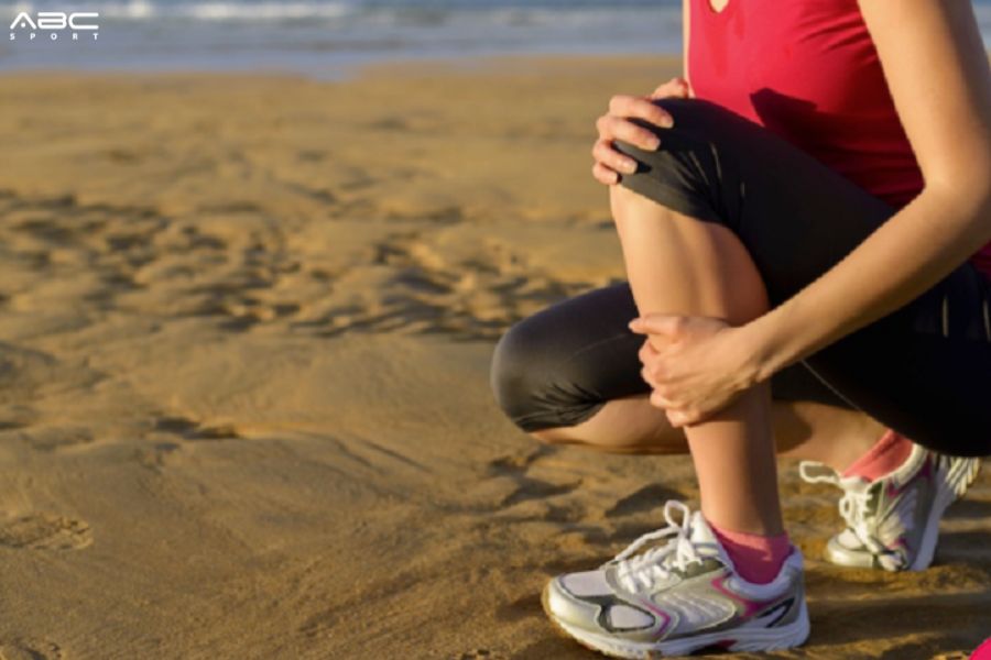Có thuốc hoặc liệu pháp nào hữu hiệu để giảm triệu chứng đau nhức trong ống chân do suy giãn tĩnh mạch chân gây ra?