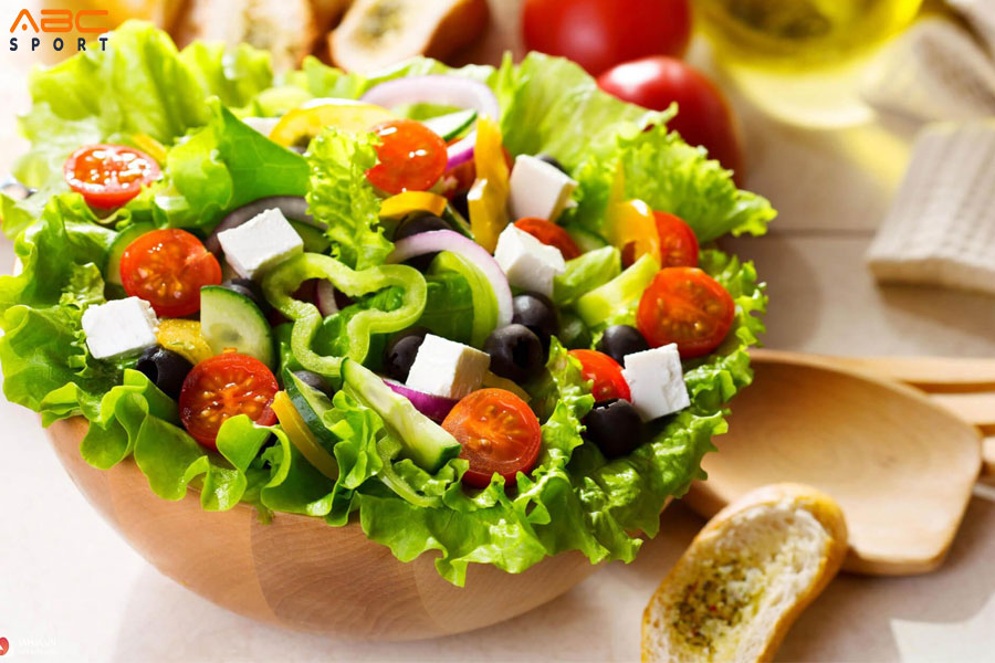 Salad là món ăn nên có trong thực đơn giảm cân